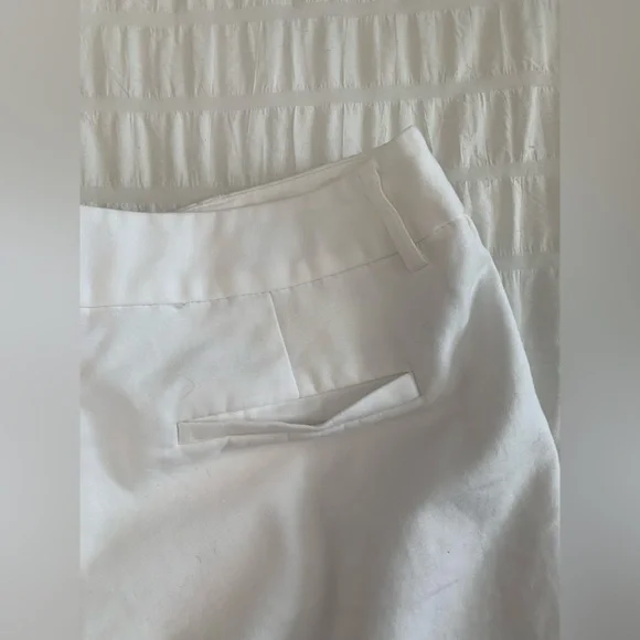 Liz Claiborne White Cropped Pants - Picture 8 of 16